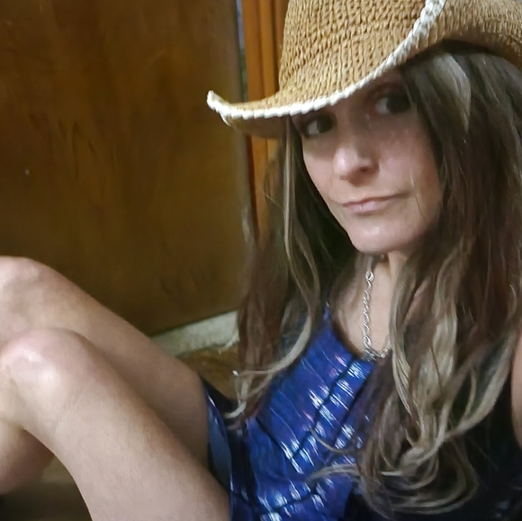 Meet your Posher, Laura - Picture 9 of 16